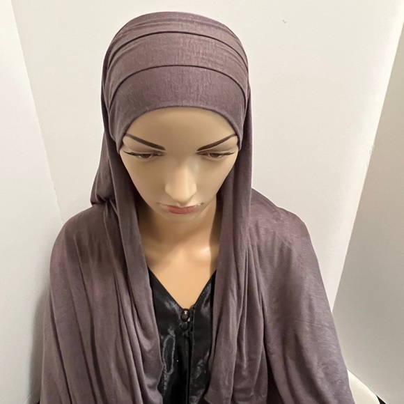 Hijab Made in Dubai UAE One Piece Ties Behind your head - Picture 4 of 11